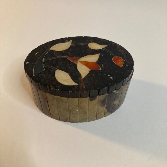 Vintage Hand Carved Soapstone Trinket Box Floral Inlayed Cover 2 x 3" Black Red - Picture 1 of 8